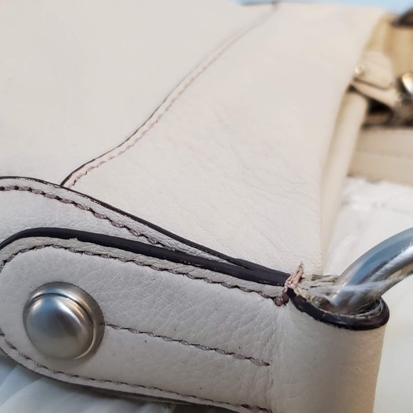 B. Makowsky Cream Leather Bag - Picture 8 of 16